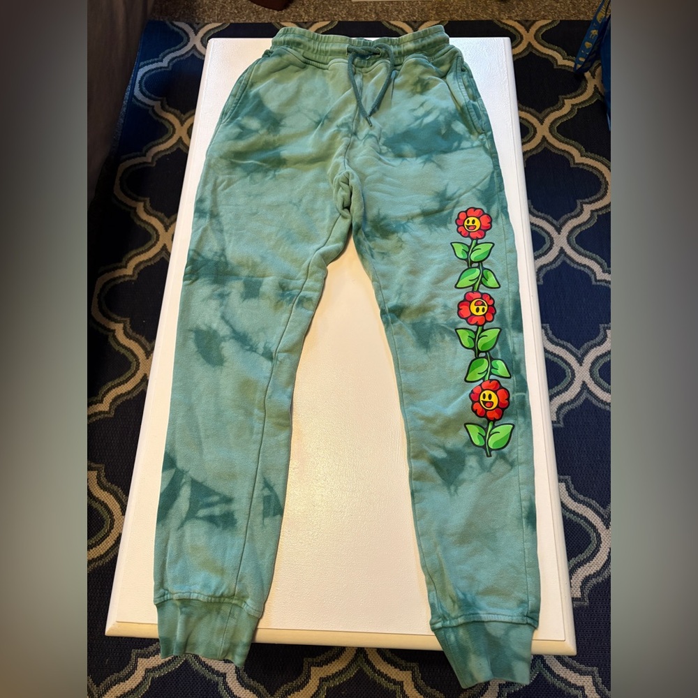 Universal Womens XS Green Tie-Dye Joggers with Floral Print